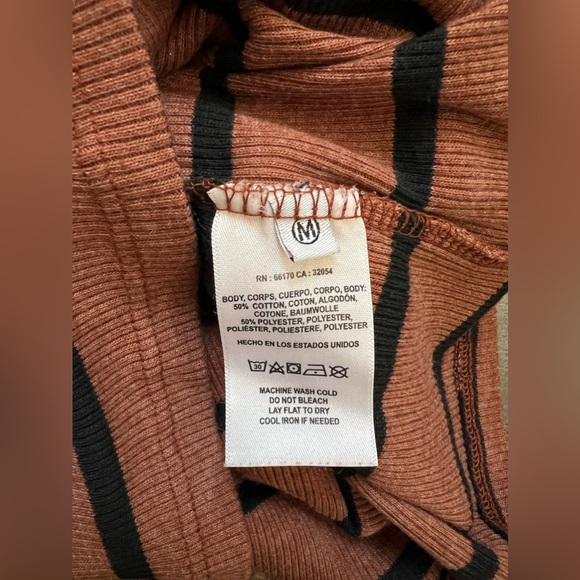 BNWT — Anthropologie T.La Ruffled Turtleneck Top — Size MD - Picture 6 of 6